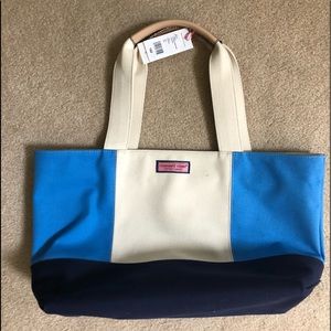 Large Vineyard Vines Beach Tote